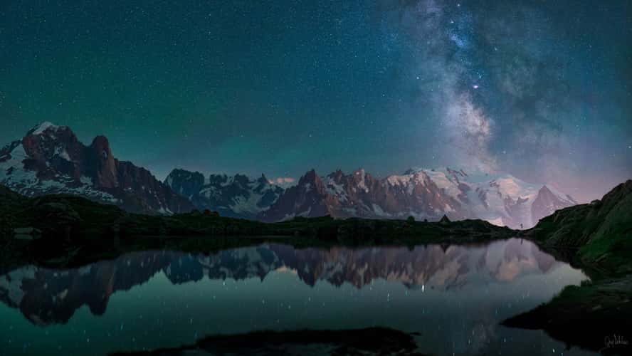 Reflet dans le Lac des Chéserys, Chamonix
