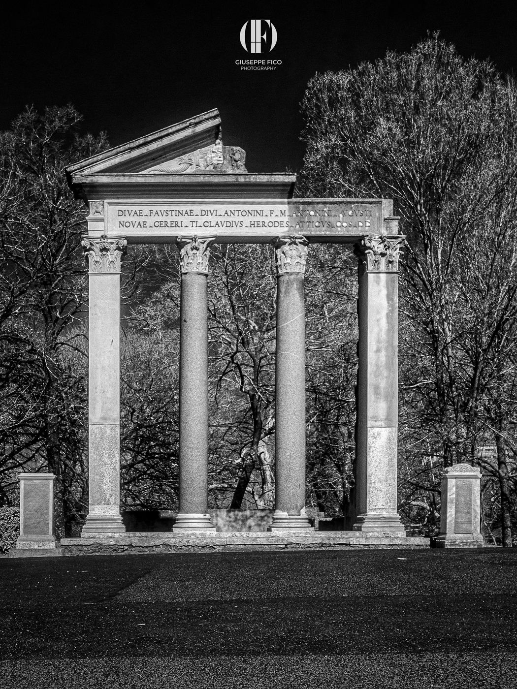 Roma, Villa Borghese - Tempio di Antonio e Faustina, Italy