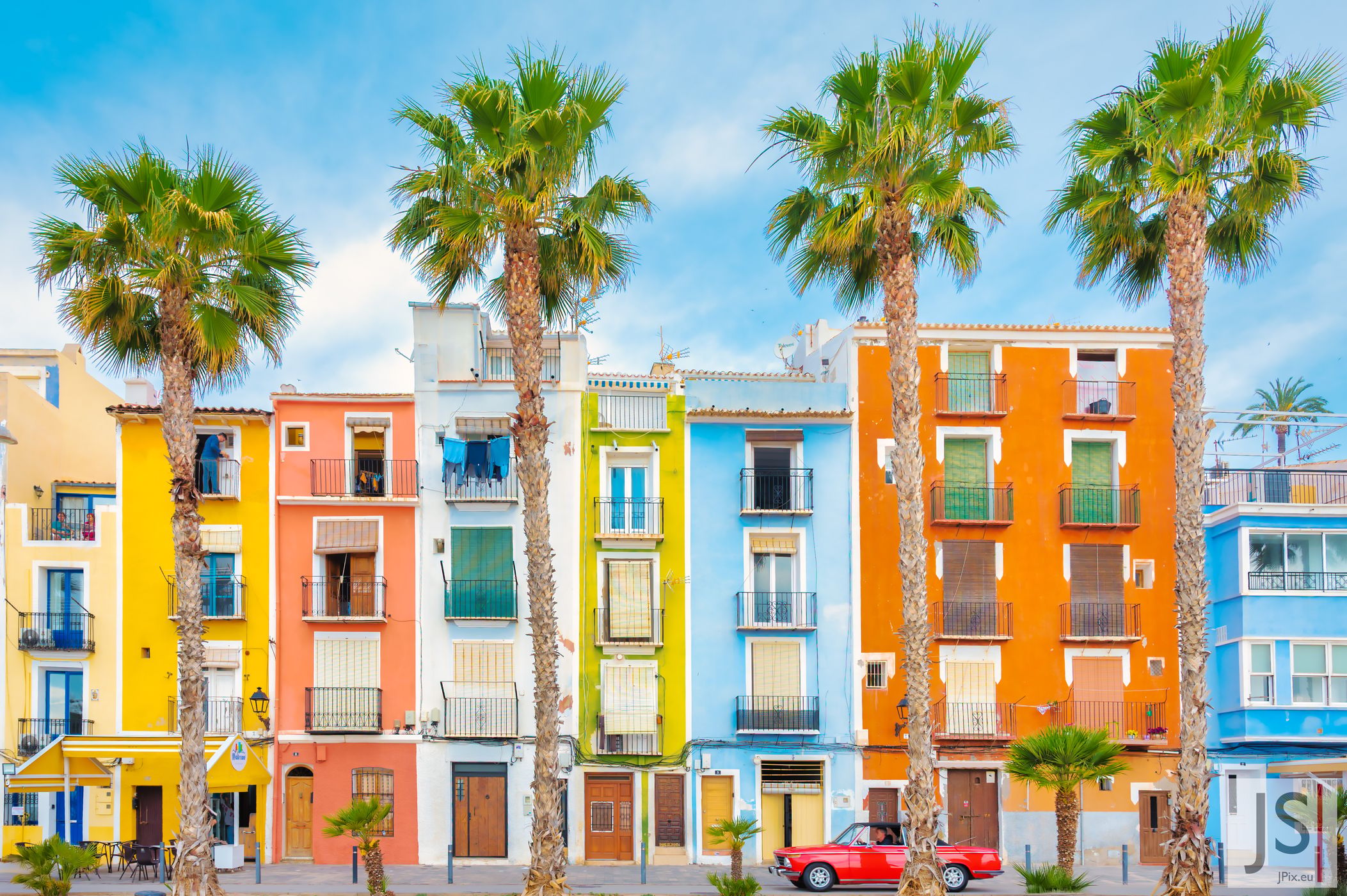 Bunte Häuserfassade von La Vila Joiosa, Spain