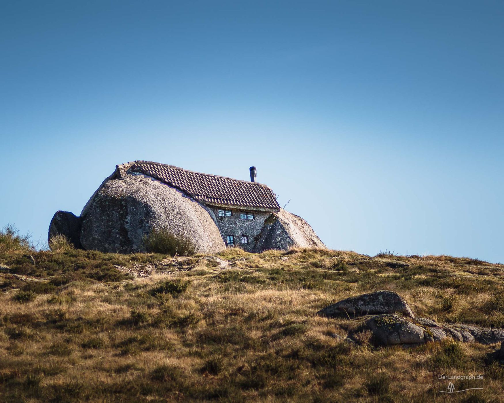 Casa do Penedo, Portugal