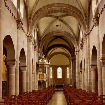 Eglise Sainte-Foy interior, France