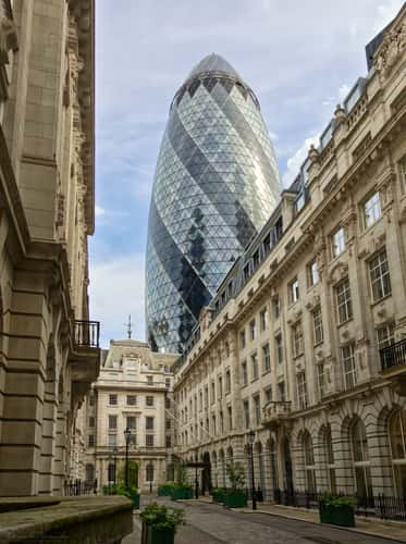 30 St Mary Axe (Swiss Re Building, Gherkin)