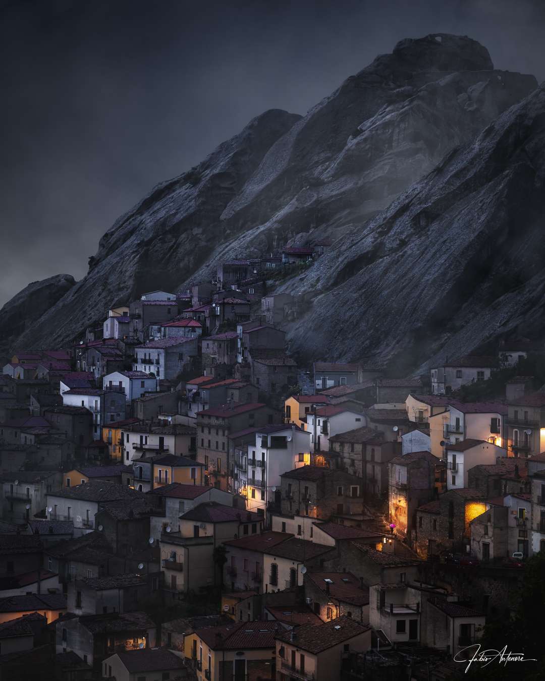 Get the exact geo-position for this spot: Pietrapertosa Ancient Village