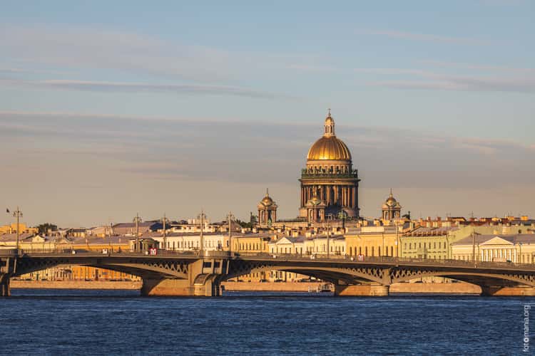 Blagoveshchenskiy Bridge
