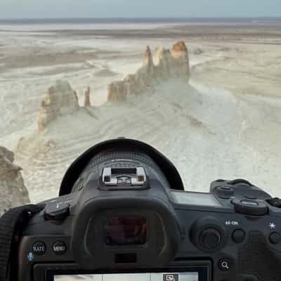 <b>Behind the Scenes</b> | photo by <a href="/@roman-bevzenko">ROMAN BEVZENKO</a>