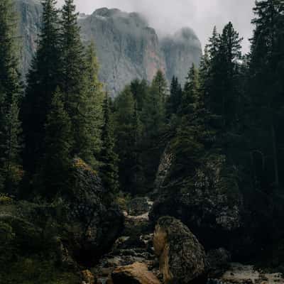 <b>Behind the Scenes</b> | photo by <a href="/@lukas-richter">Lukas Richter</a>