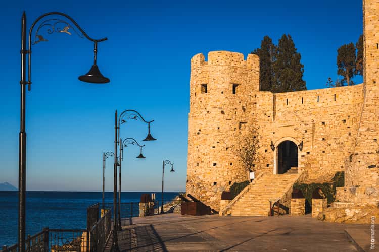 Entrance to Kuşadası castle