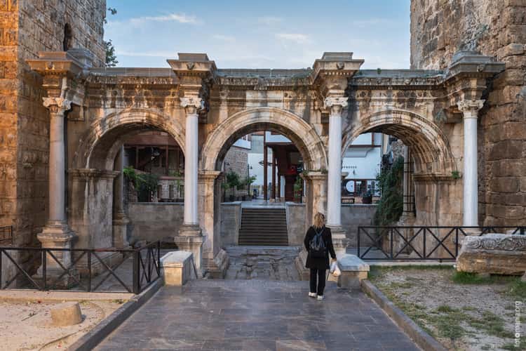 Hadrian's Gate, Antalya