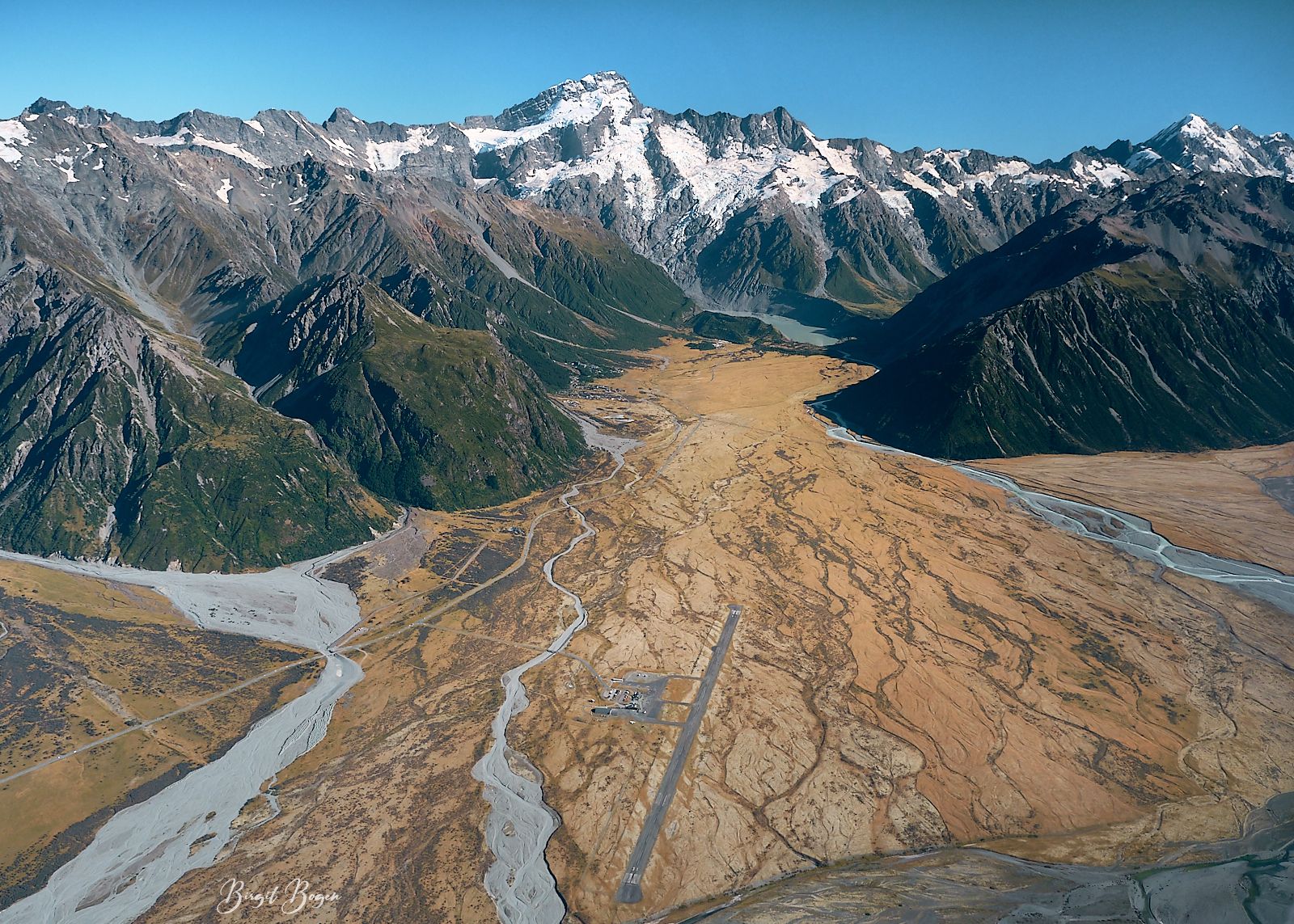 Look down on Tasman River (from a Helikopter), New Zealand