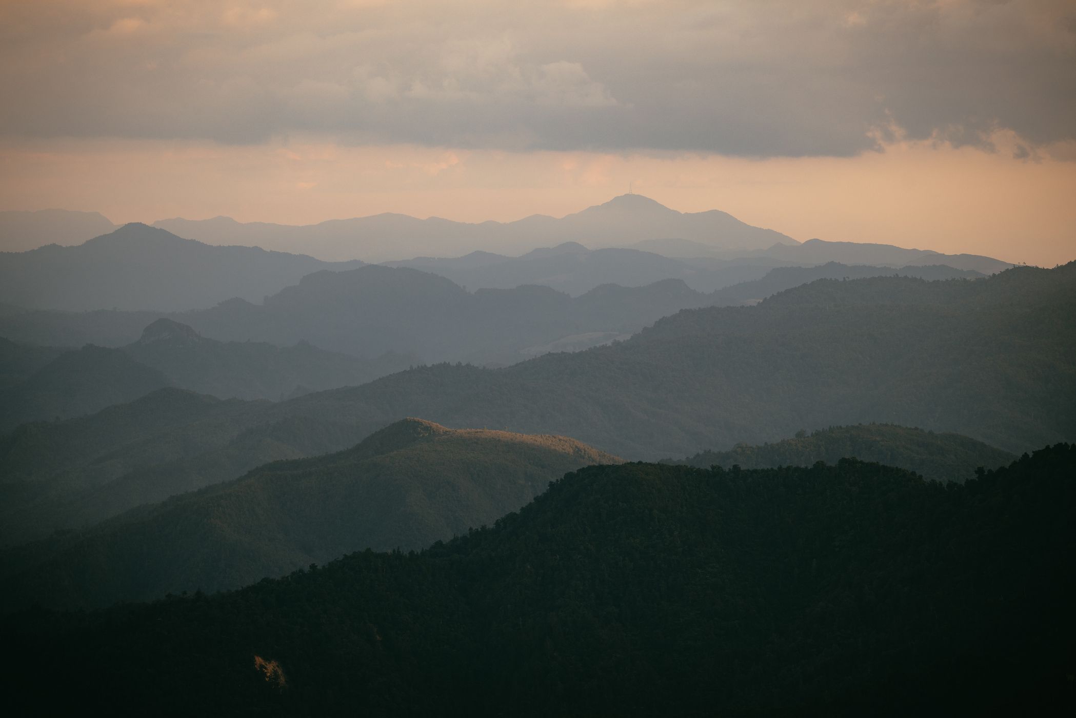 Mountain layers on the trail up to 'The Pinnacles', New Zealand