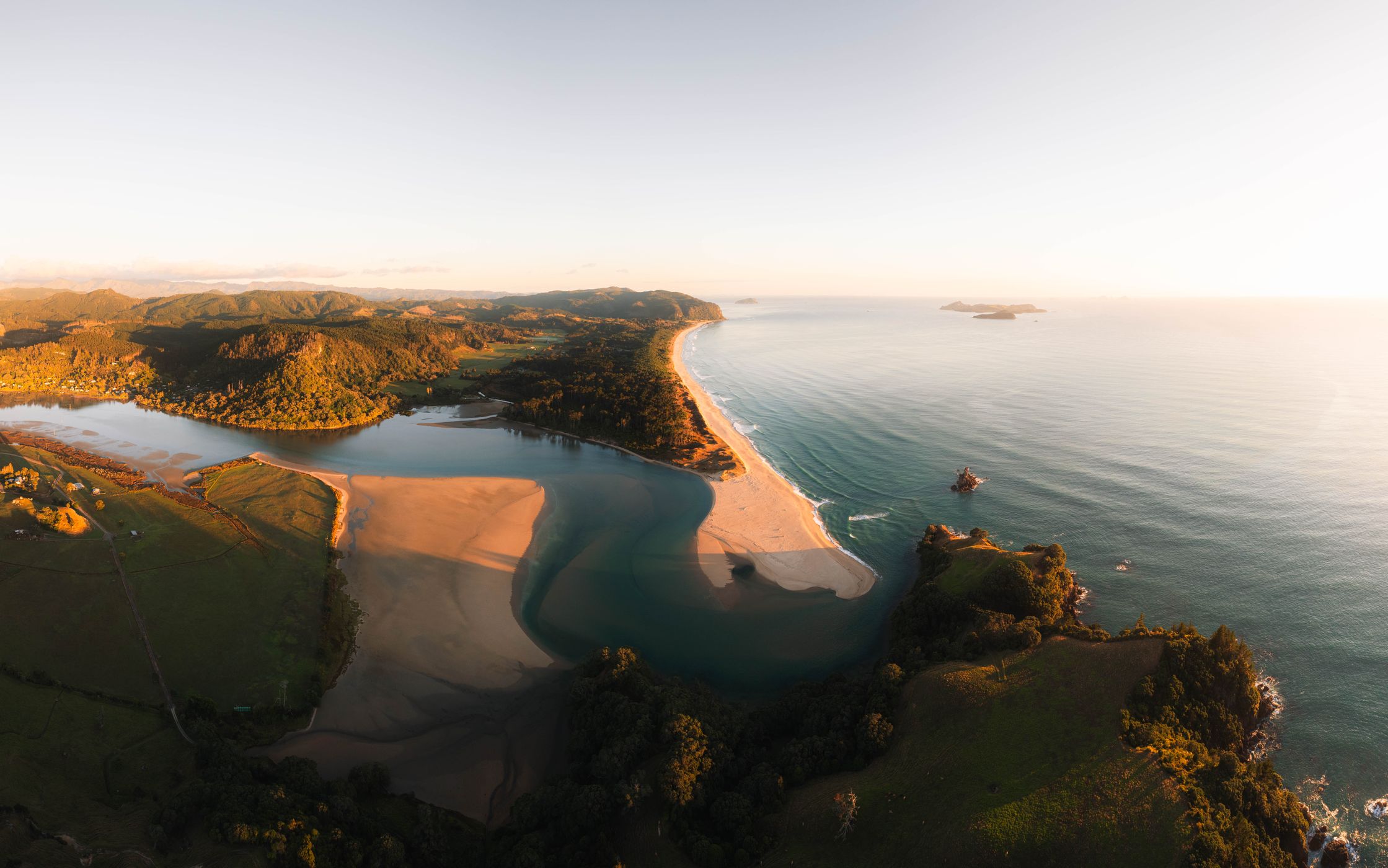 Opoutere Beach Tidal River, New Zealand