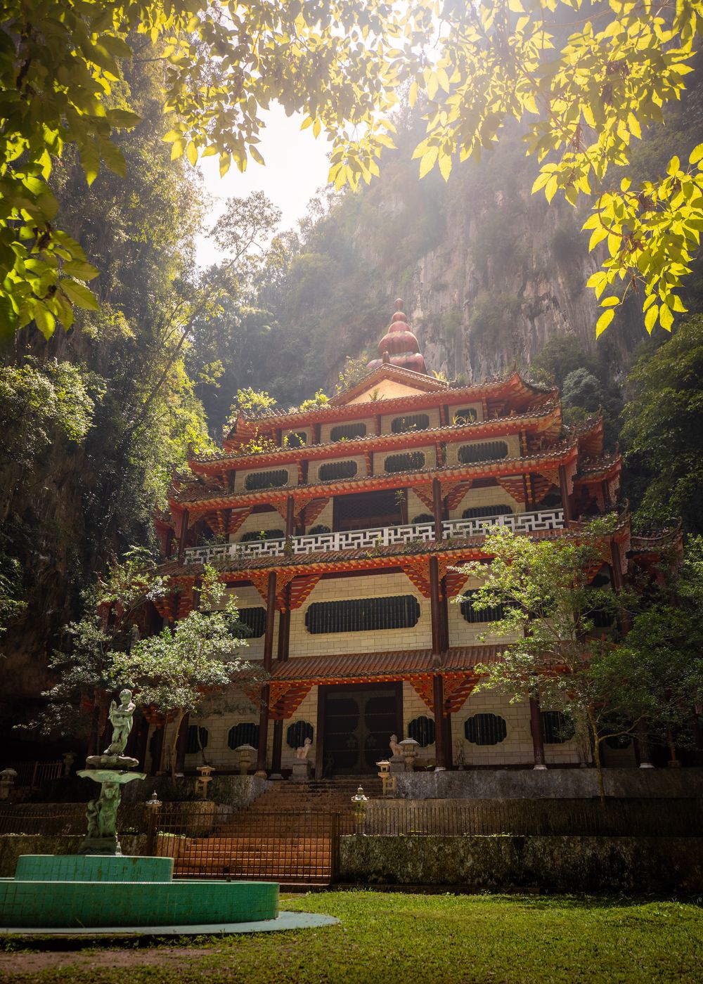 Sam Poh Tong Temple, Ipoh, Malaysia