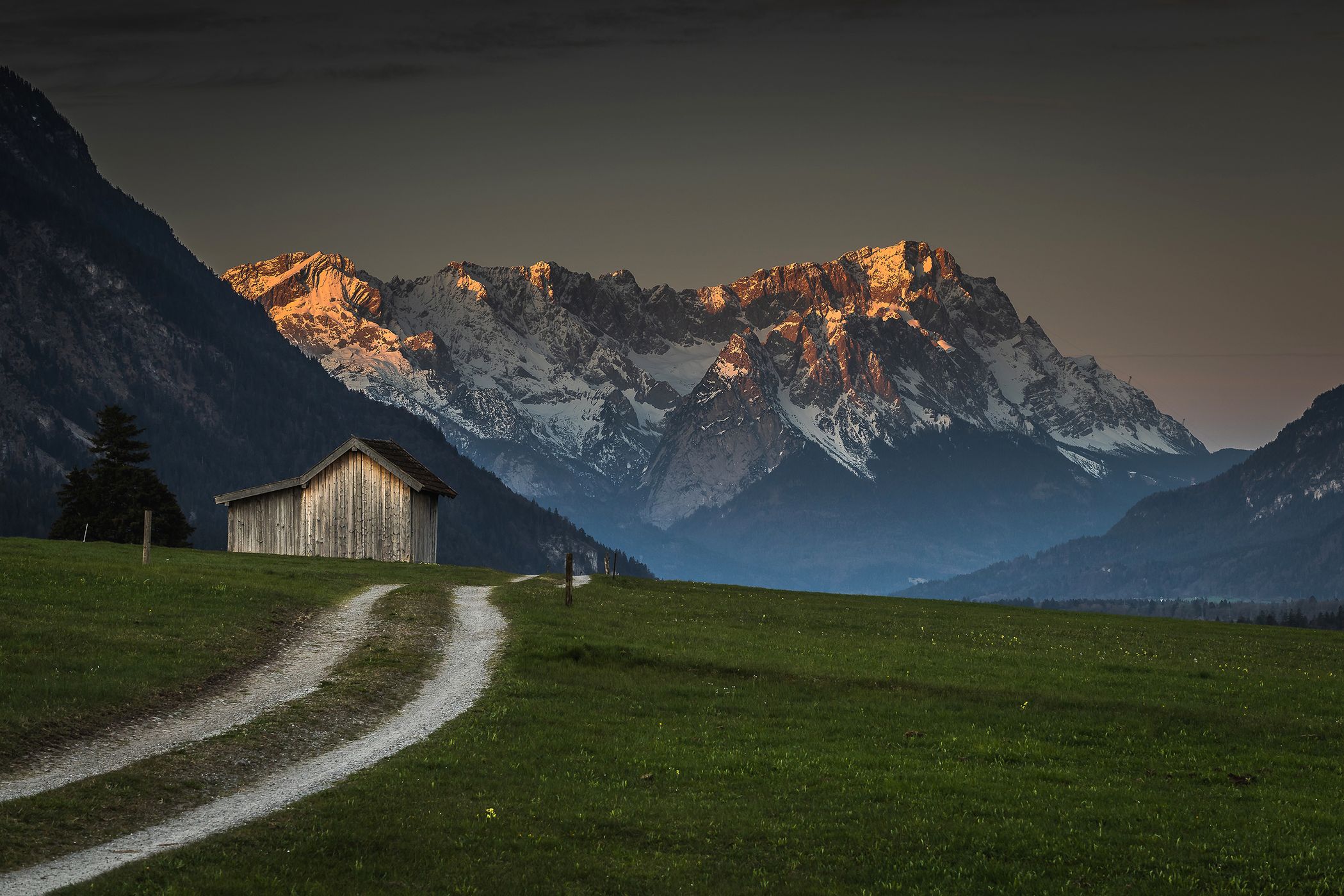 View of the Wetterstein mountains, Eschenlohe, Germany