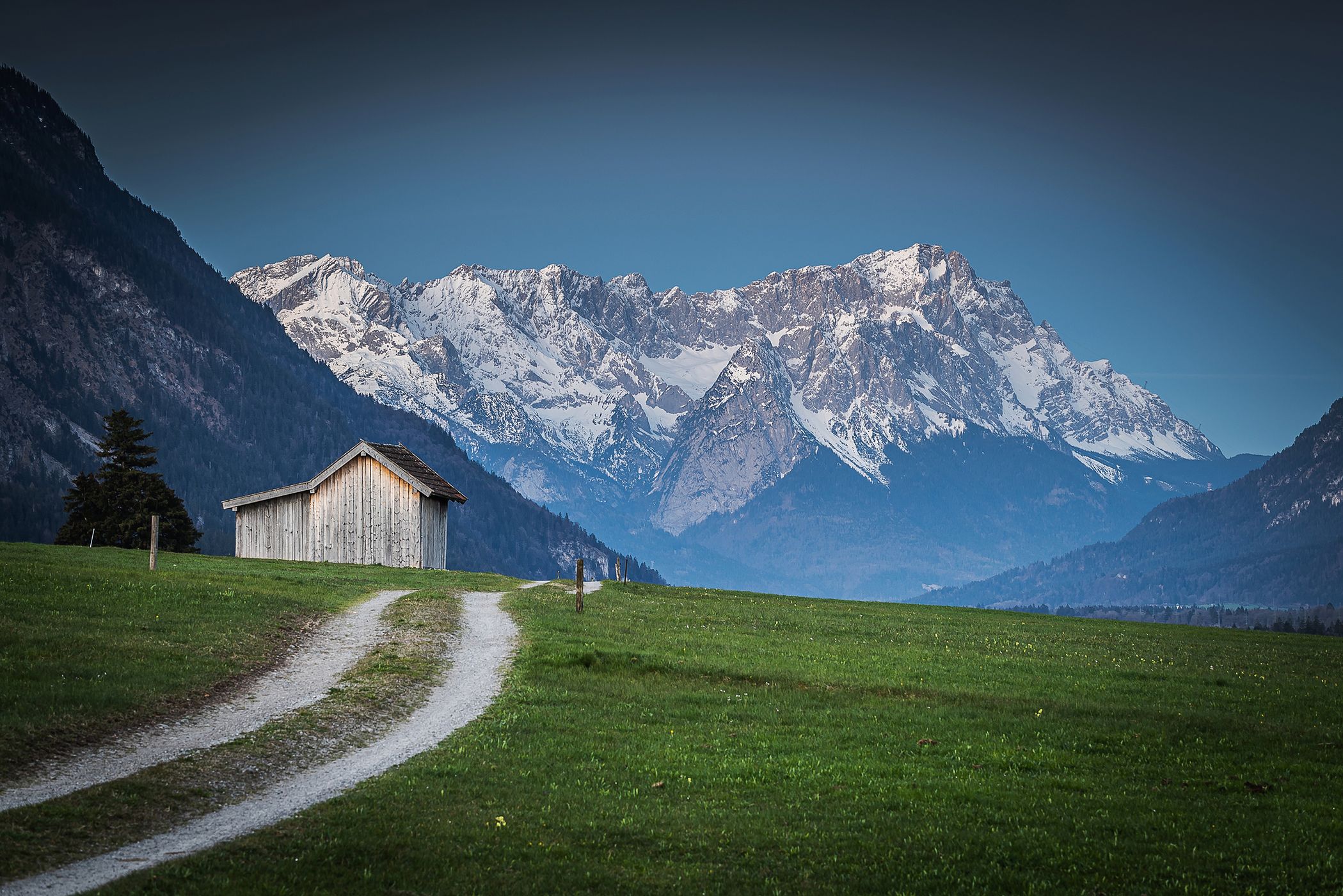 View of the Wetterstein mountains, Eschenlohe, Germany