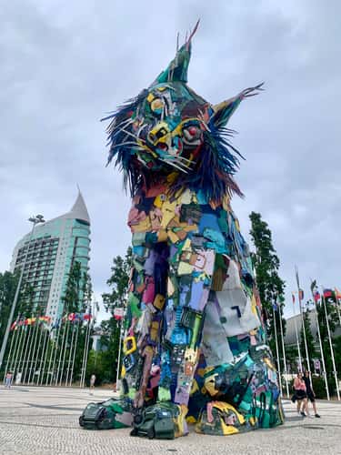 Giant Iberian Lynx in Parque das Nações, built from garbage.