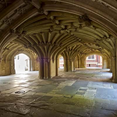Lincoln's Inn Chapel, United Kingdom