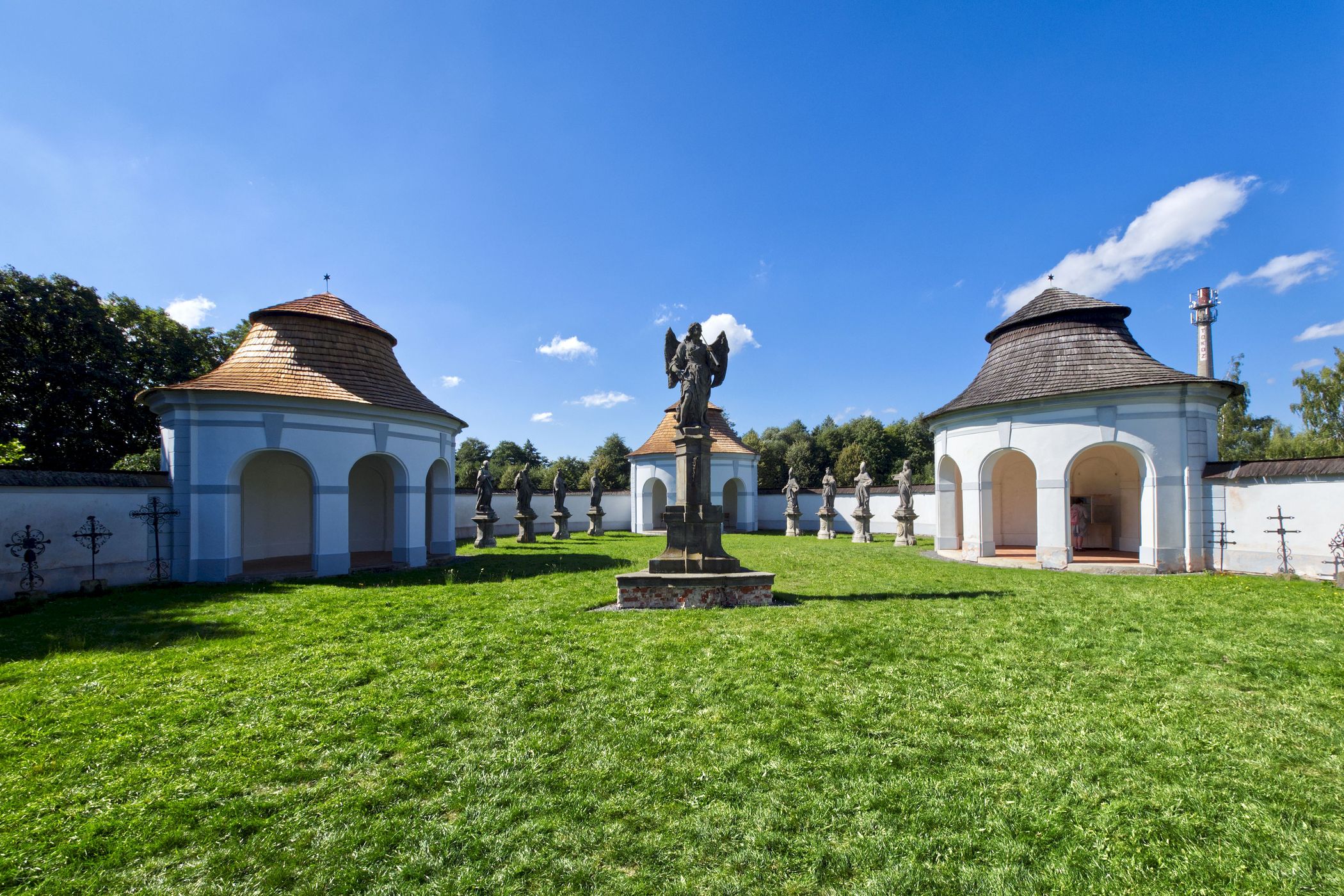 Lower Cemetery (Santini), Czech Republic