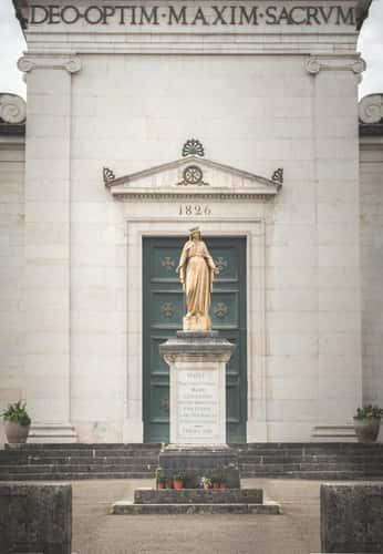 Statue of Mariæ at Église Notre-Dame et Saint-André