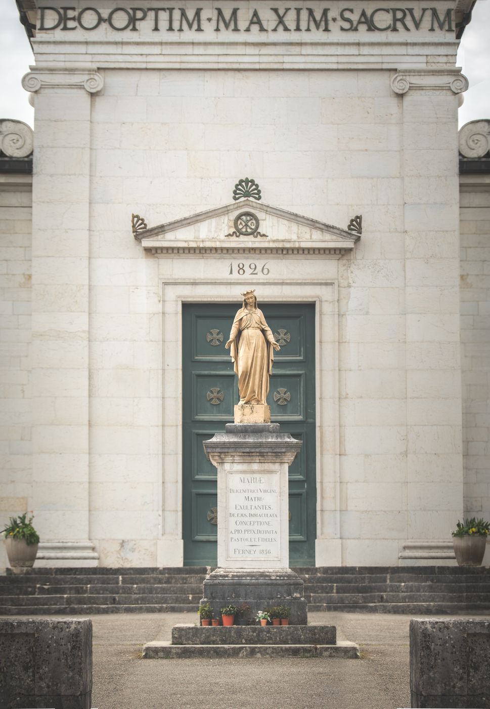 Statue of Mariæ at  Église Notre-Dame et Saint-André, France