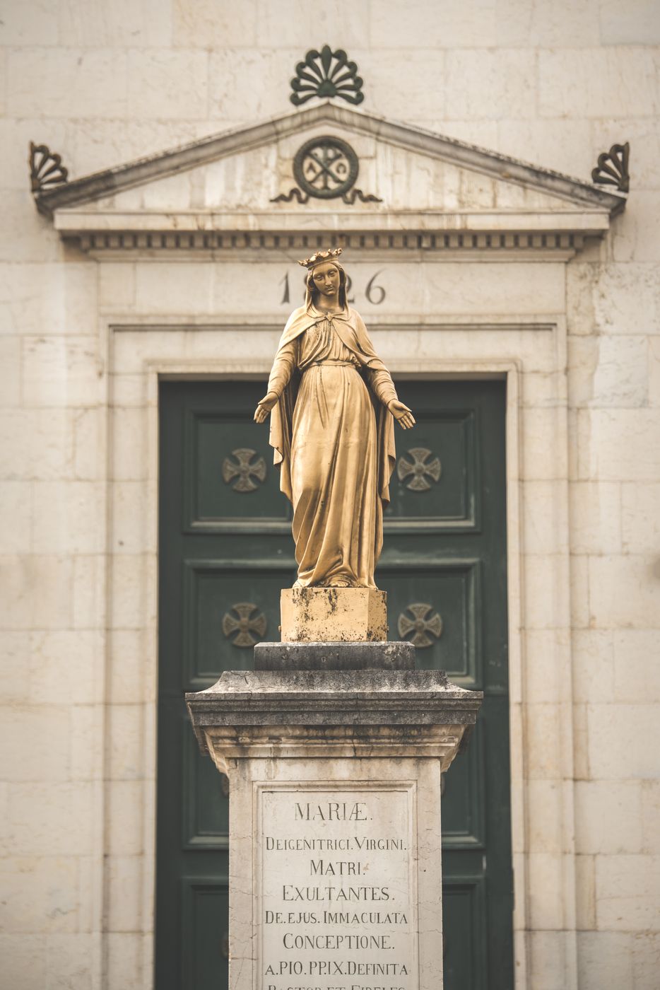 Statue of Mariæ at  Église Notre-Dame et Saint-André, France