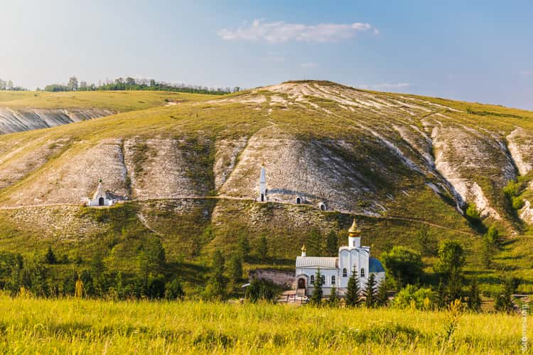The Kostomarovsky Spassky Monastery