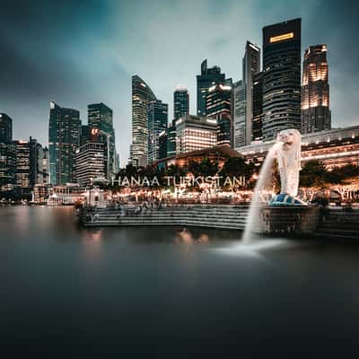 The Merlion Spouting Water, Singapore
