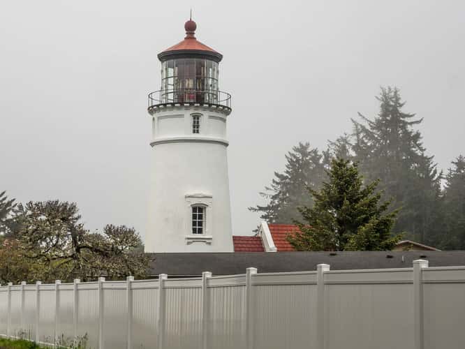 Umpqua River Light
