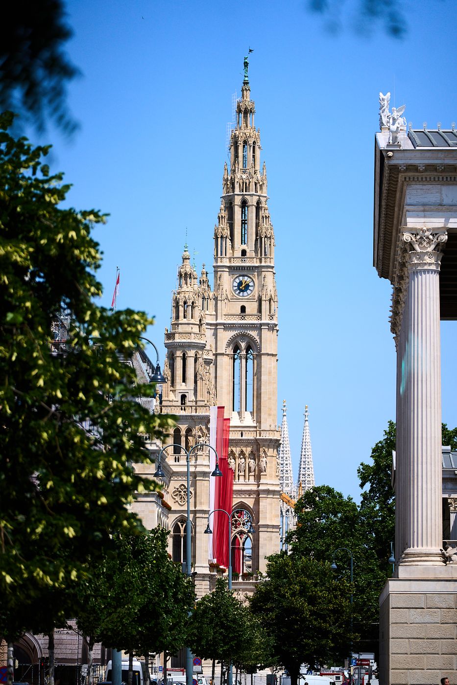 Votivkirche & Rathaus, Austria