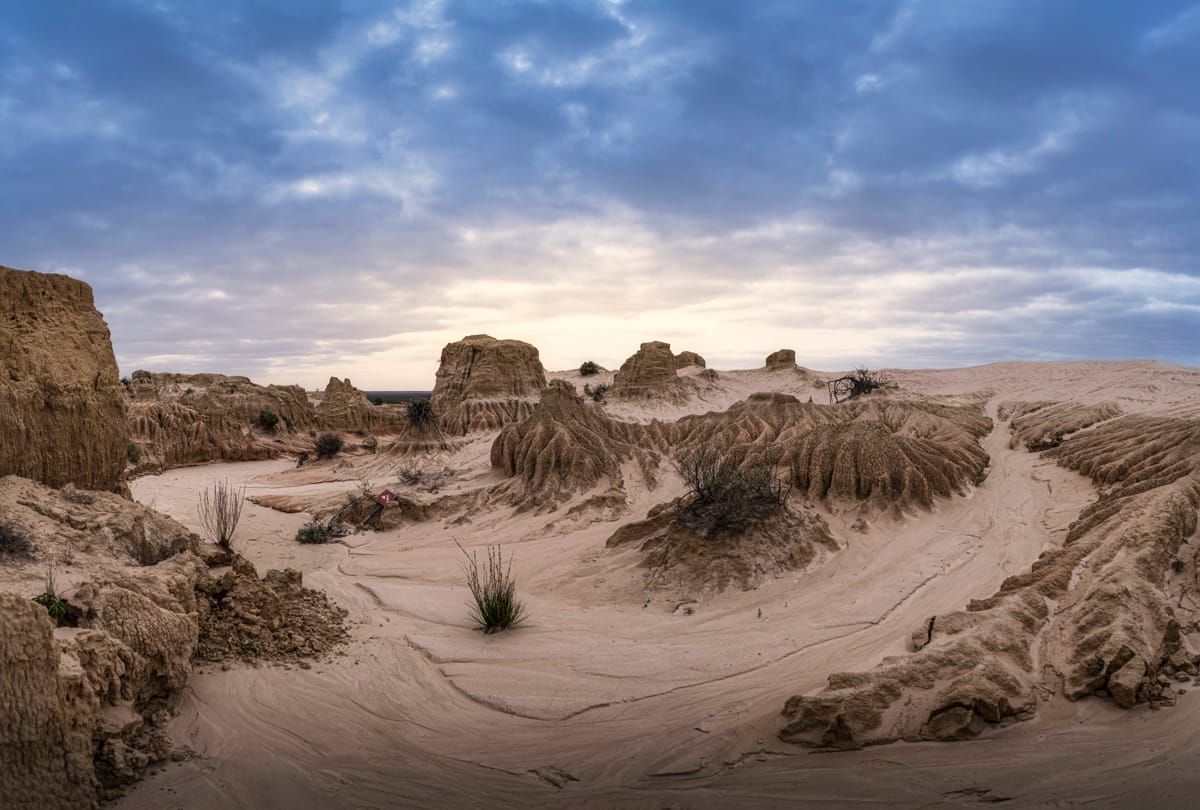 Walls of China, Australia
