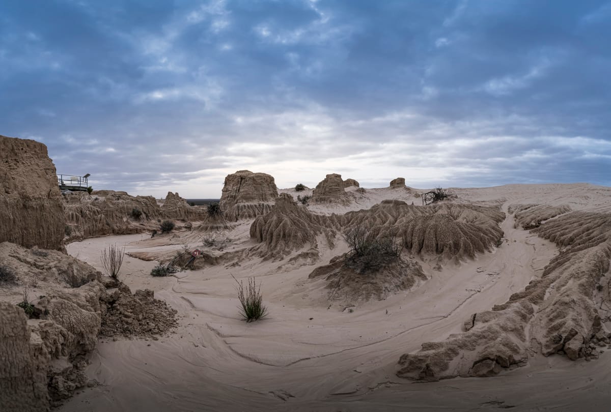 Walls of China, Australia