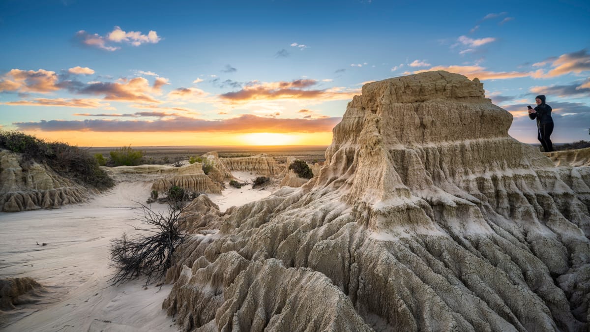 Walls of China, Australia