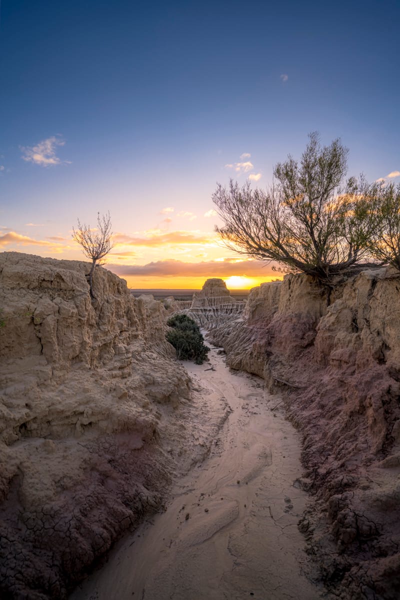 Walls of China, Australia