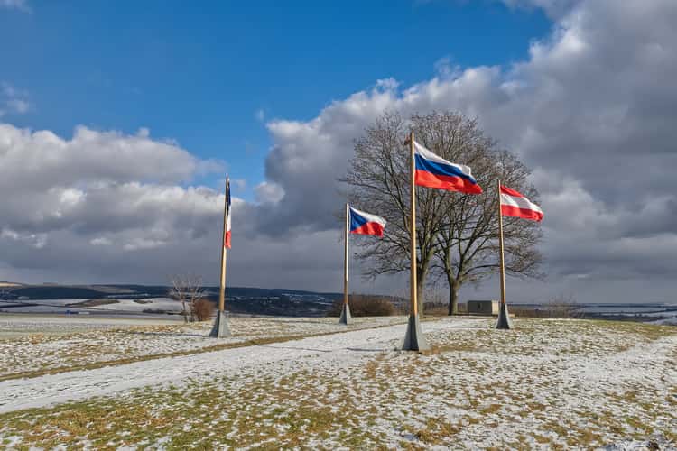 Žuráň, mound and memorial