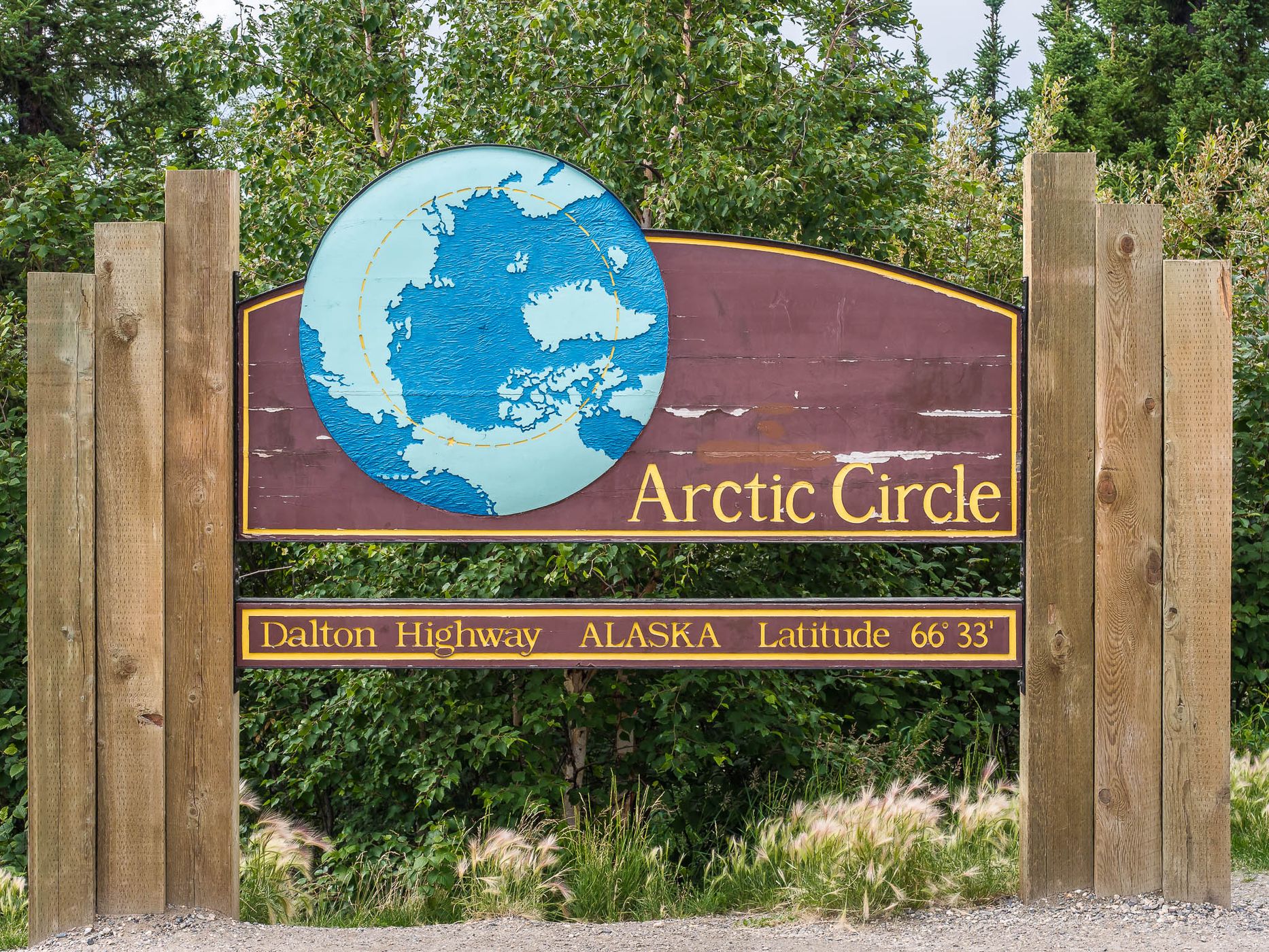 Dalton Highway crossing the Arctic Circle, USA