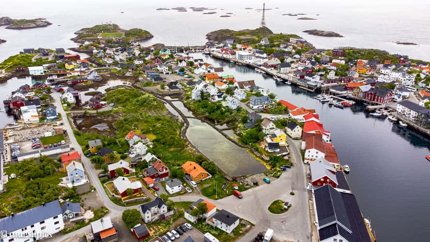 Henningsvær colored houses aerial