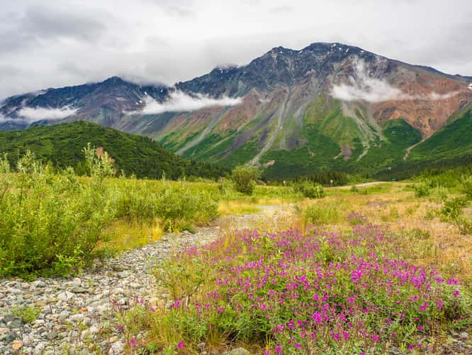 Richardson Highway crossing the Alaska Range