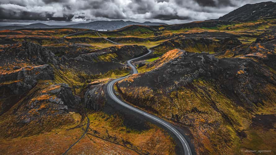 Scenic curvy road, Thingvellir National Park