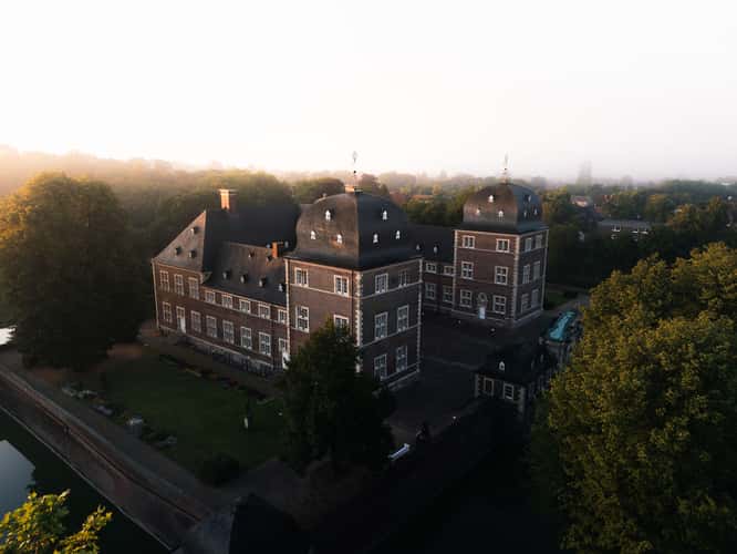 Schloss Ahaus, Parking Side