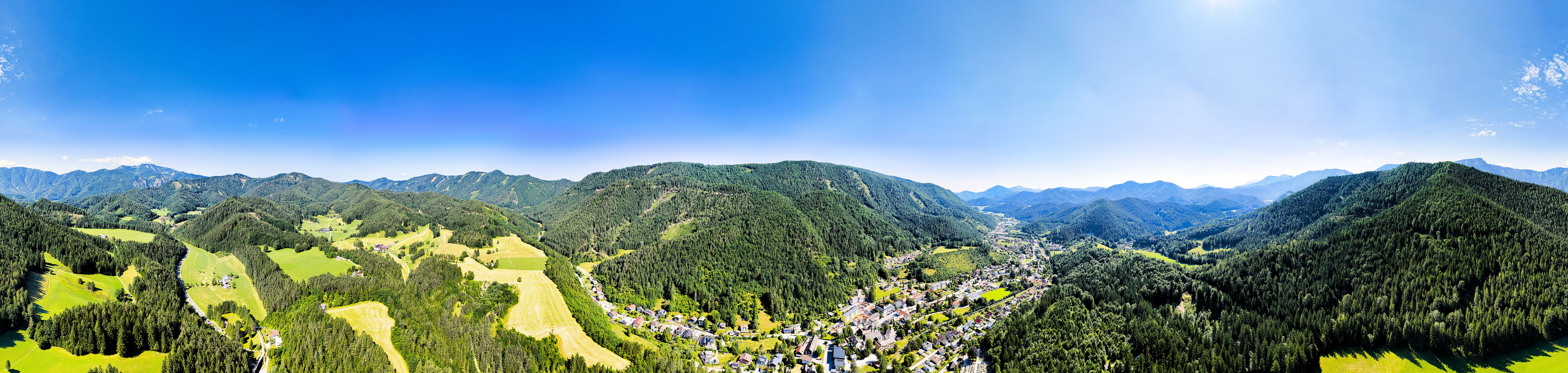 St.Aegyd mit Gippel und Göller, Austria