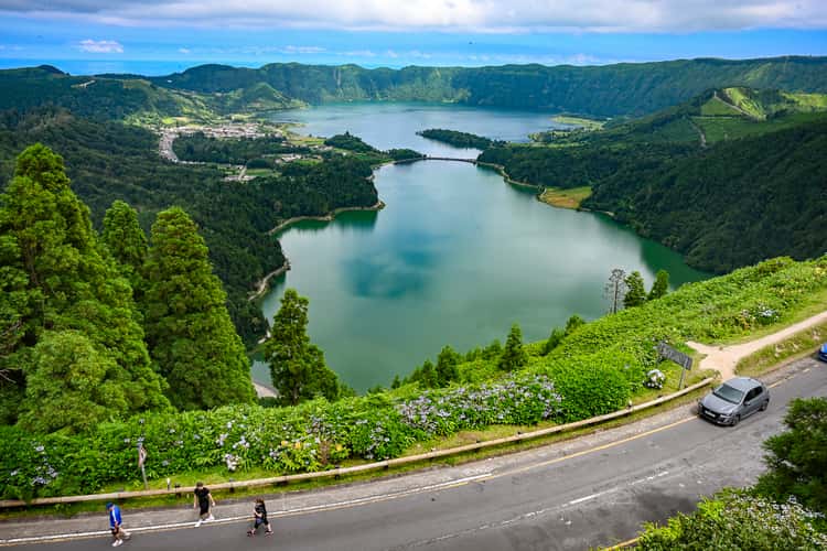 Blue and Green Lakes from Vista do Rei