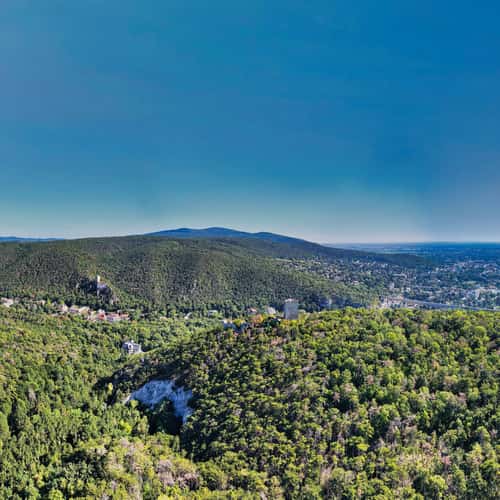Castle Rauheneck and Rauhenstei ruins
