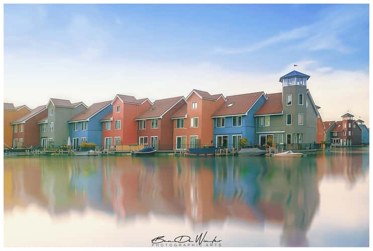 Colourful houses at Reitdiephaven