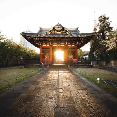 Former Daitokuin Reibyo Somon Gate, Tokyo, Japan