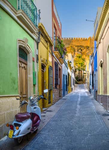 La Almedina neighborhood, Descanso Street, Almeria