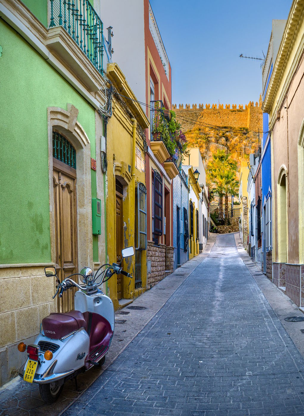 La Almedina neighborhood, Descanso Street, Almeria, Spain