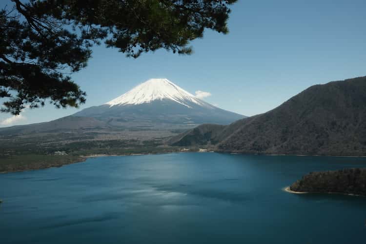 Nakanokura Pass Viewing Point, Lake Motosu