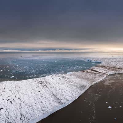 Negribreen Bay, Svalbard & Jan Mayen Islands
