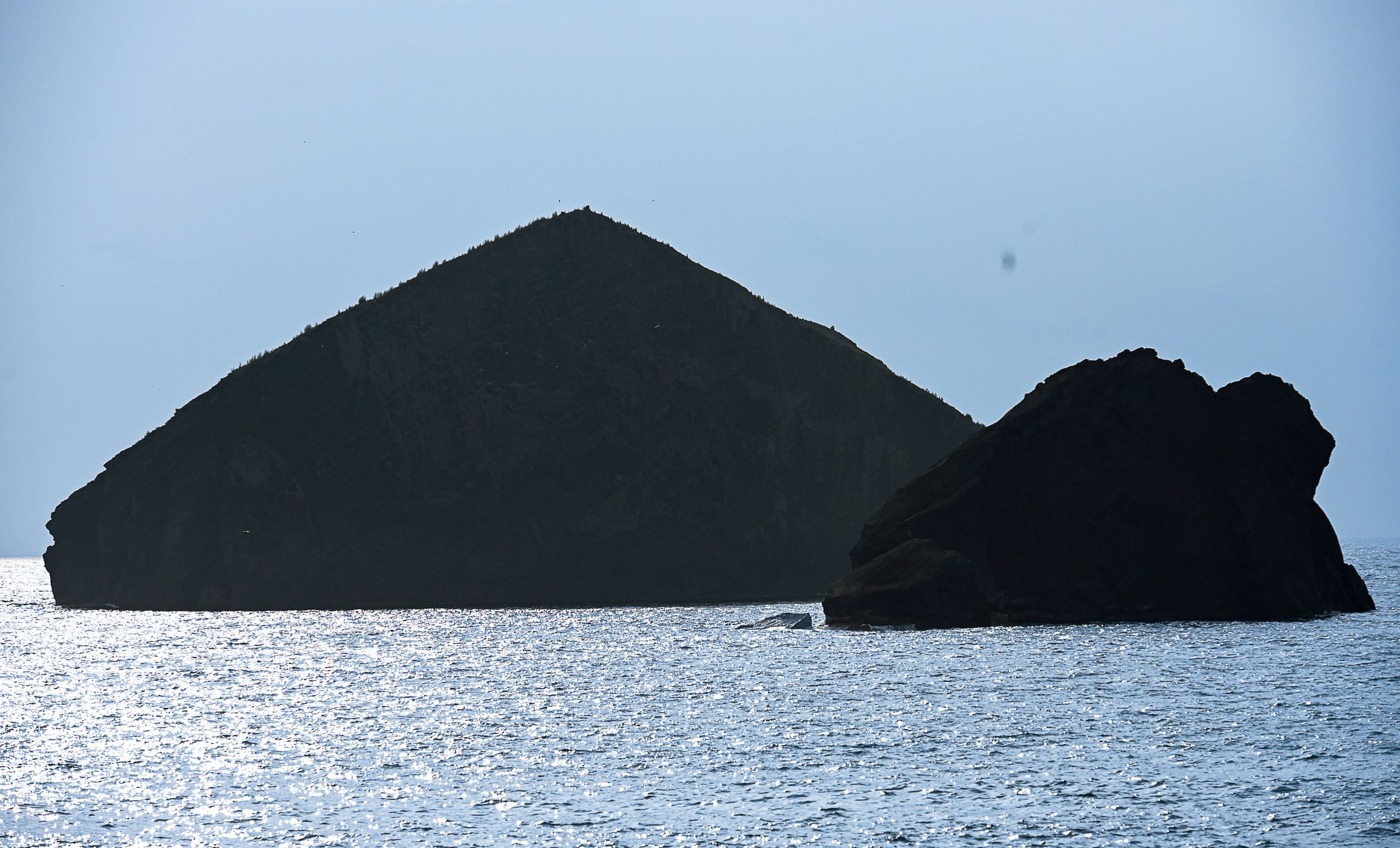 Os Ilhéus dos Mosteiros, Portugal