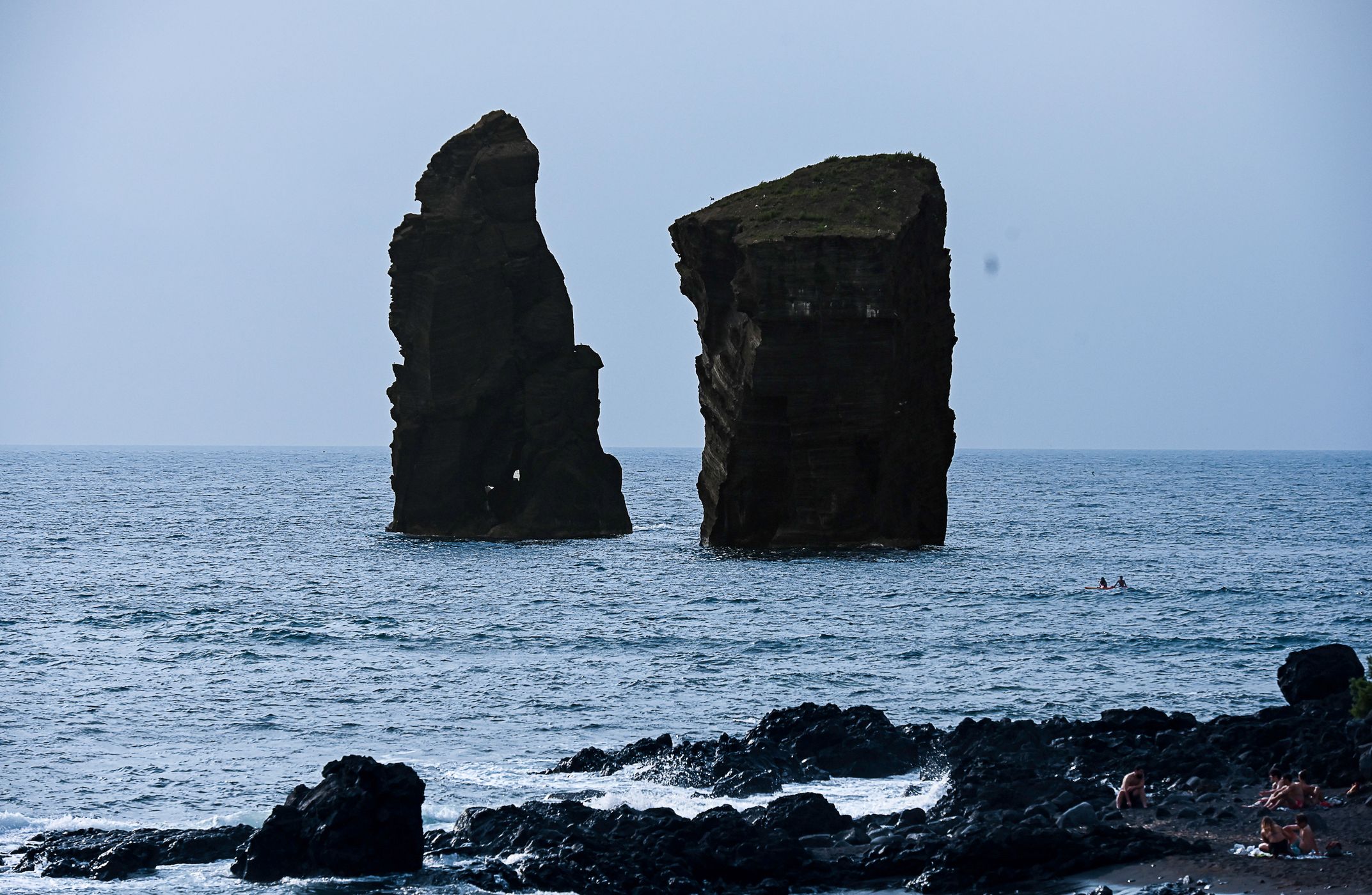 Os Ilhéus dos Mosteiros, Portugal