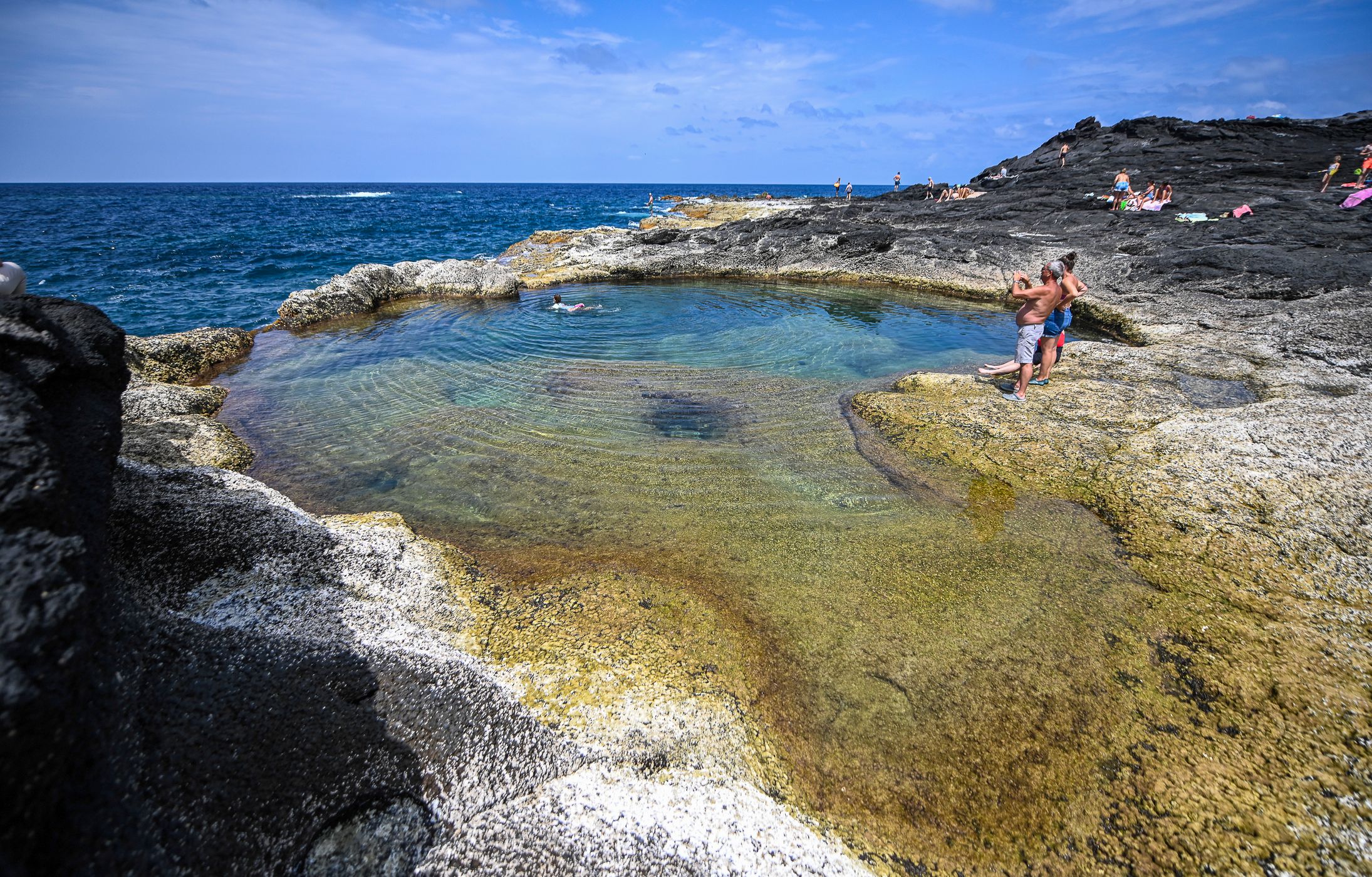 Piscinas naturais dos Mosteiros, Portugal